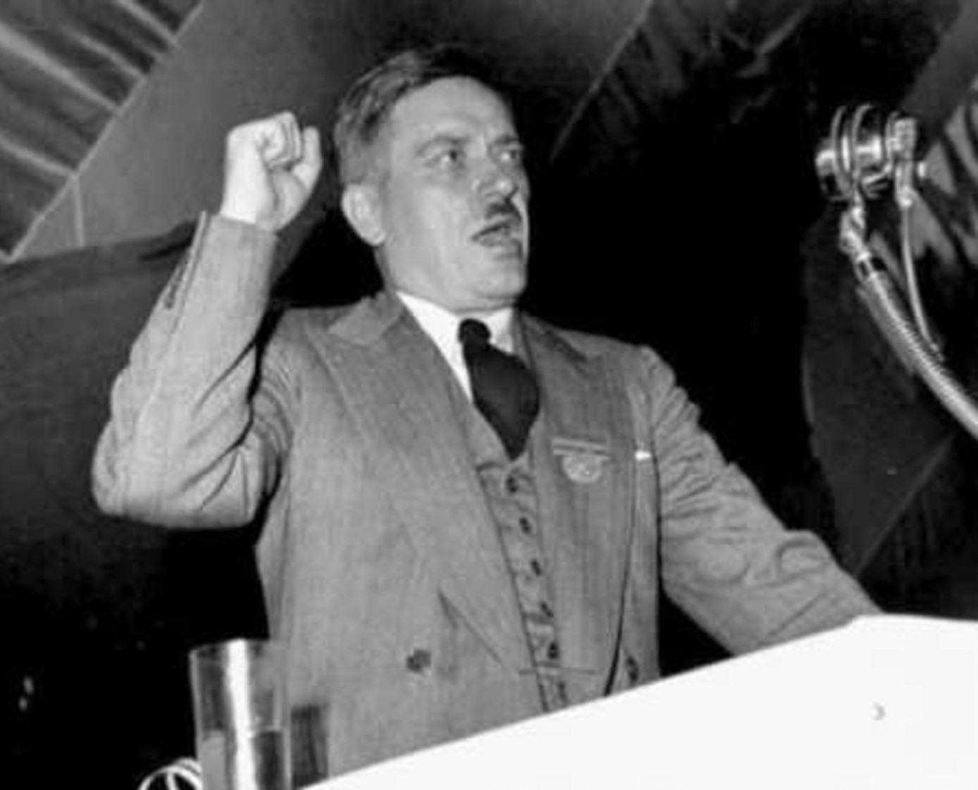 Amerika Birleşik Devletleri’nde “Kızıl Tehlike”nin Tarihi Earl Browder